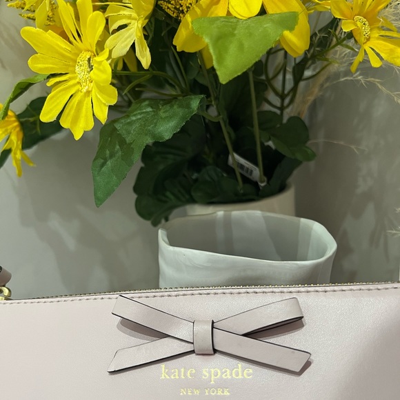 KATE Spade Crossbody Bag - Picture 2 of 7